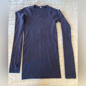 Lululemon swiftly dark blue size 2